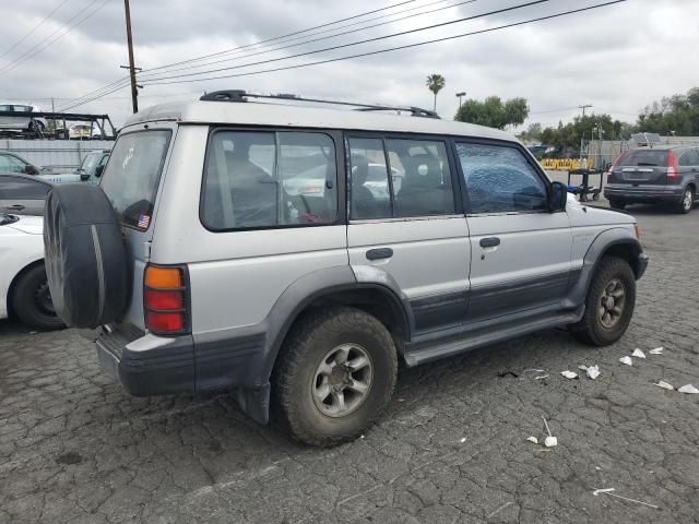 1995 Mitsubishi Montero SR