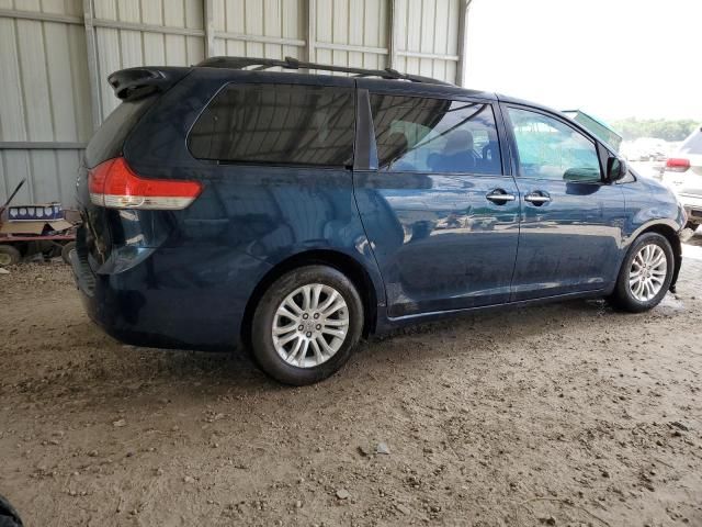 2011 Toyota Sienna XLE