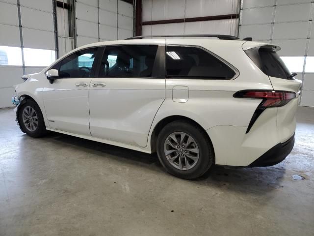 2021 Toyota Sienna XLE