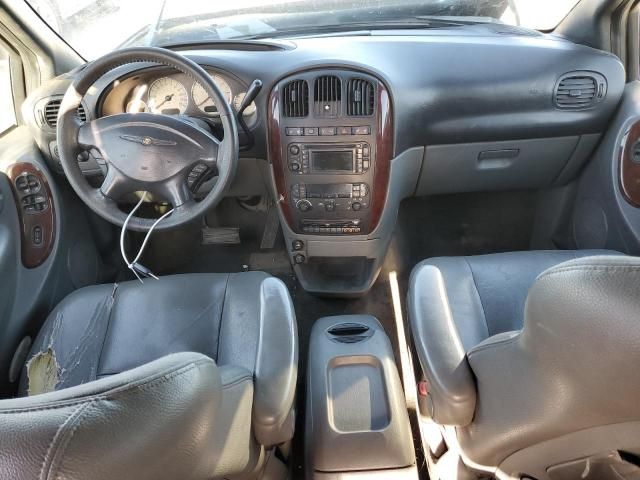 2004 Chrysler Town & Country Limited