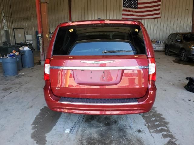 2016 Chrysler Town & Country Touring L