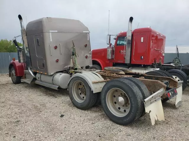 2000 Kenworth Construction W900