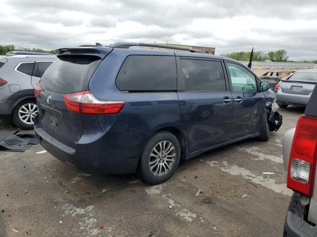 2020 Toyota Sienna XLE