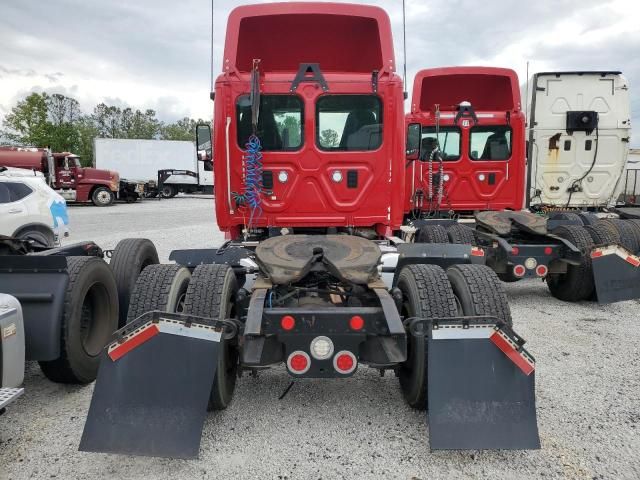 2016 Freightliner Cascadia 113