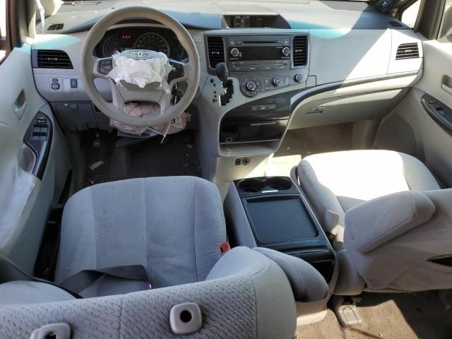 2011 Toyota Sienna LE