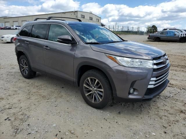 2019 Toyota Highlander SE