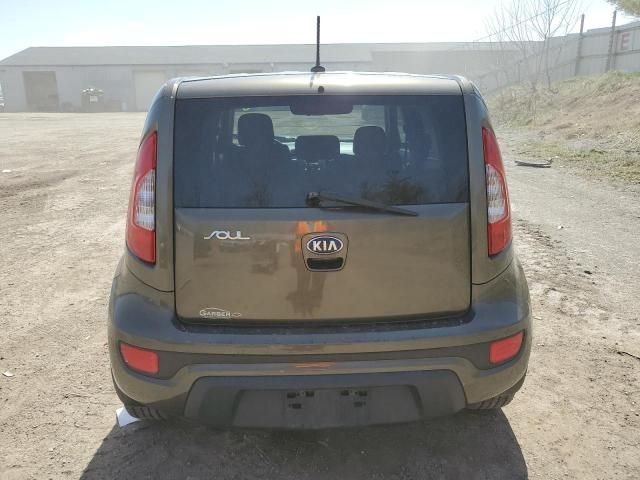 2013 KIA Soul +