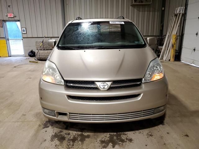 2004 Toyota Sienna XLE