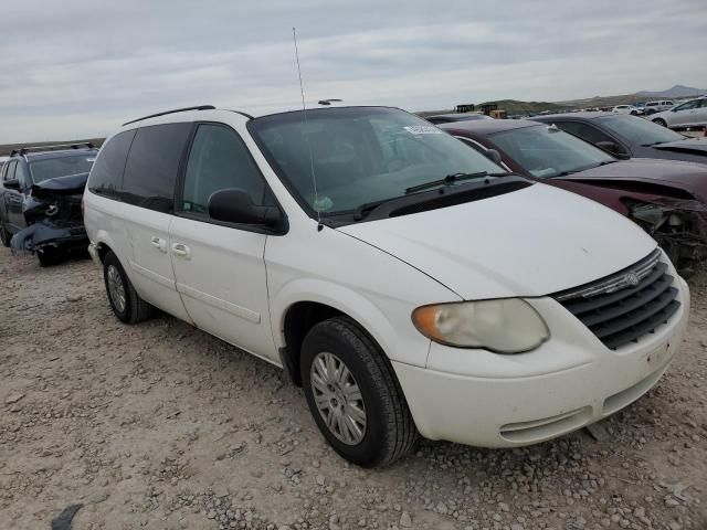 2006 Chrysler Town & Country LX