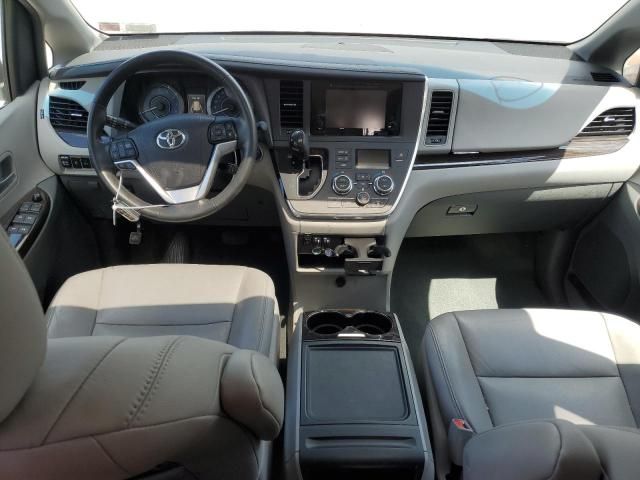 2015 Toyota Sienna XLE