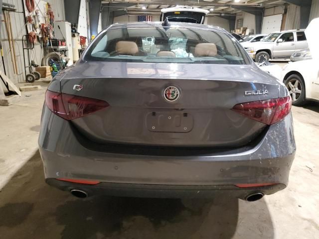 2018 Alfa Romeo Giulia Q4