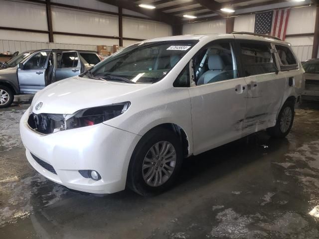 2016 Toyota Sienna XLE