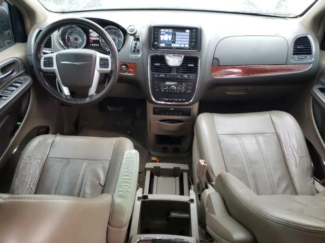 2014 Chrysler Town & Country Touring L