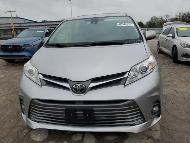 2019 Toyota Sienna XLE