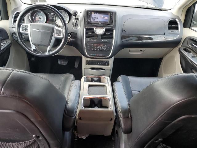 2012 Chrysler Town & Country Touring L