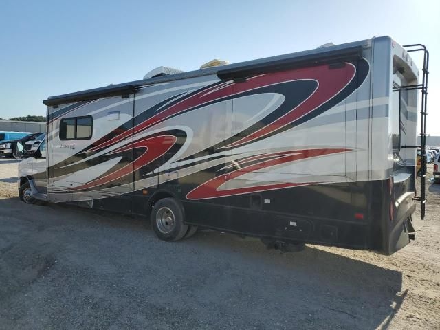 2013 Ford Econoline E450 Super Duty Cutaway Van