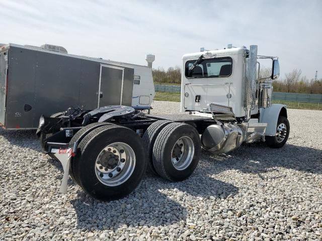 2024 Peterbilt 389