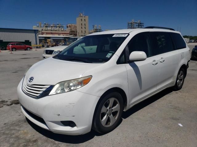 2015 Toyota Sienna LE