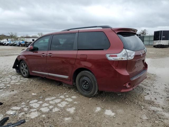 2017 Toyota Sienna SE