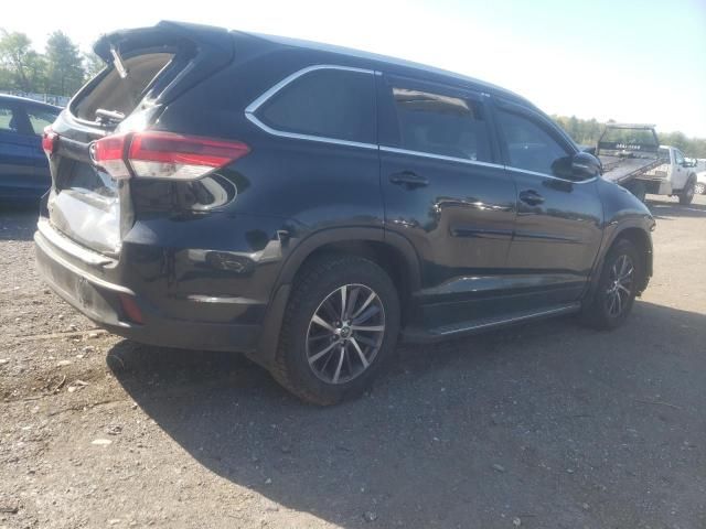 2019 Toyota Highlander SE