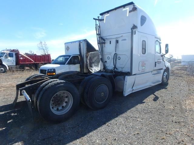 2019 Freightliner Cascadia 126