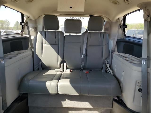 2011 Volkswagen Routan SE