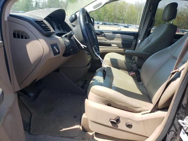 2012 Volkswagen Routan SE