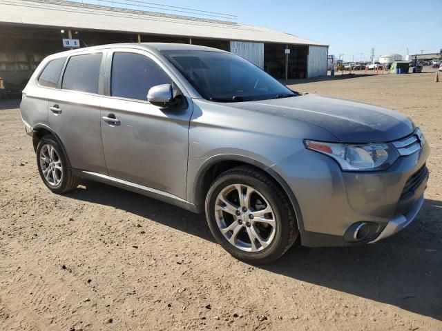 2015 Mitsubishi Outlander SE