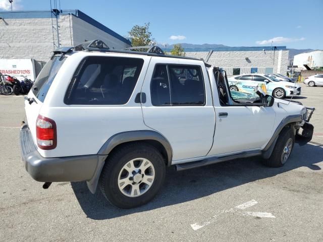 2000 Nissan Pathfinder LE