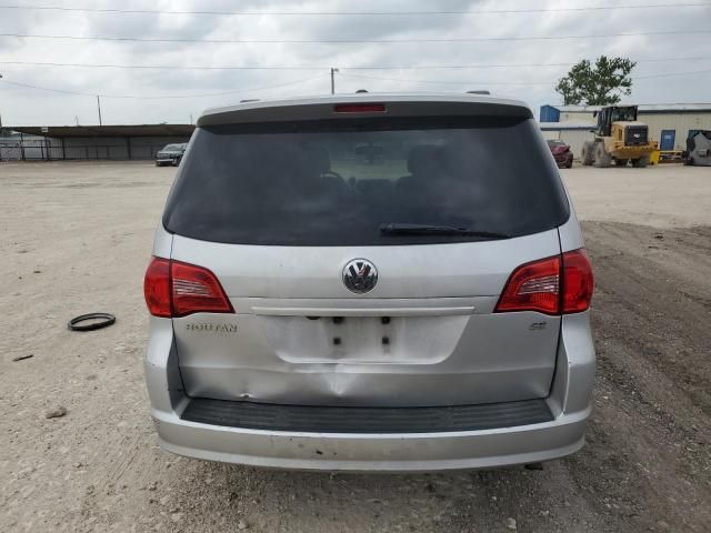 2011 Volkswagen Routan SE