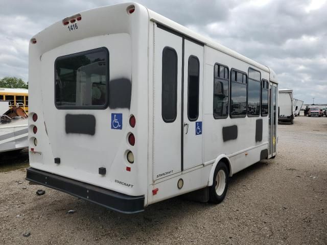 2014 Ford Econoline E450 Super Duty Cutaway Van