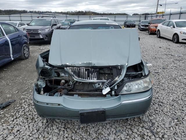 2004 Lincoln Town Car Executive