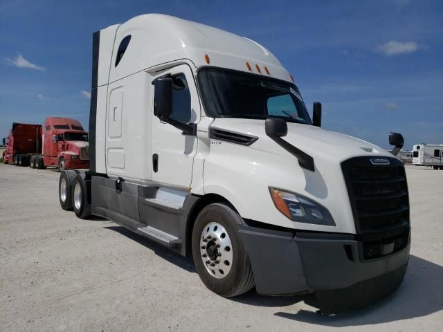 2018 Freightliner Cascadia 126