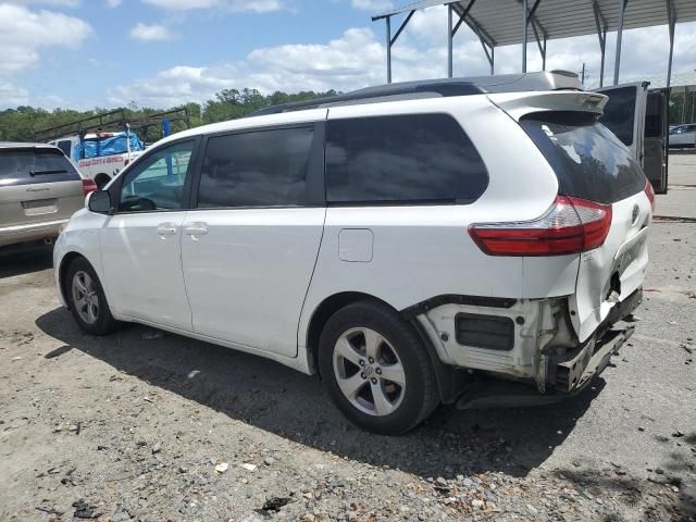 2017 Toyota Sienna LE