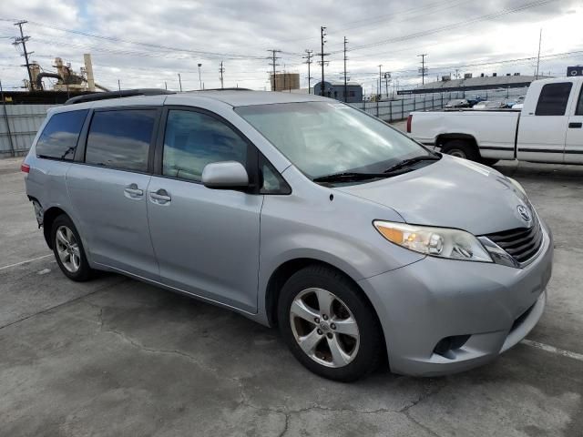 2014 Toyota Sienna LE