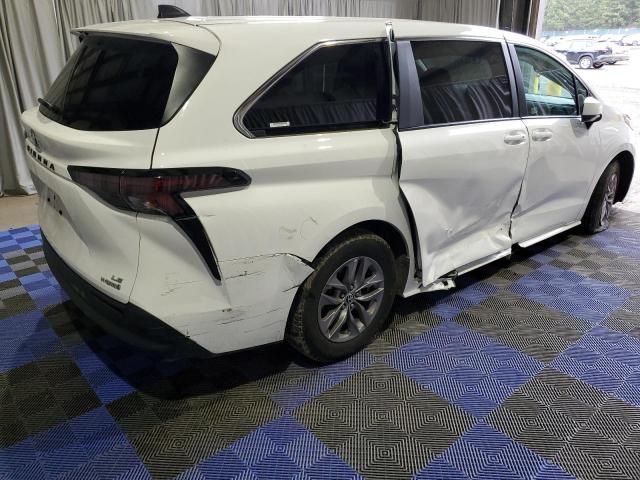 2023 Toyota Sienna LE