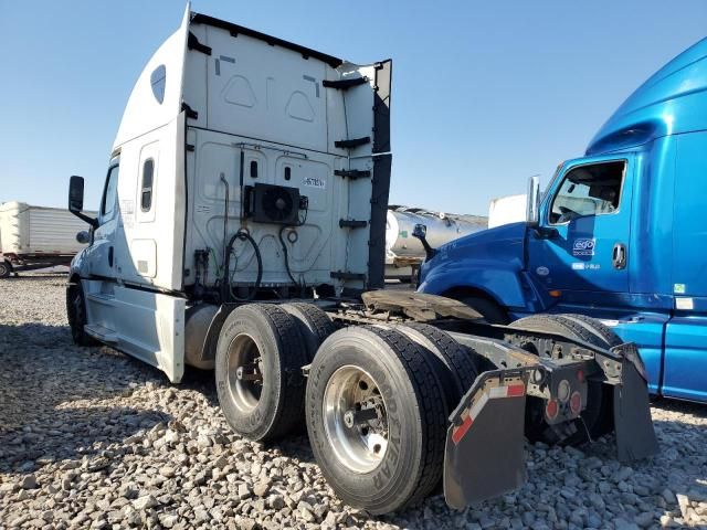 2019 Freightliner Cascadia 126