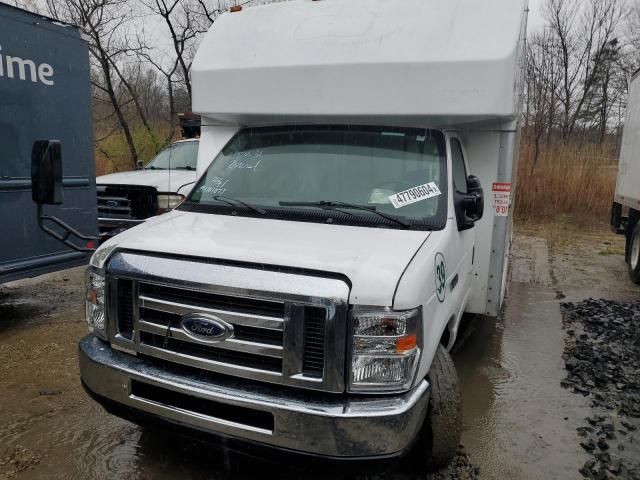 2008 Ford Econoline E350 Super Duty Cutaway Van