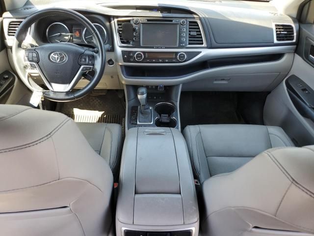 2017 Toyota Highlander SE