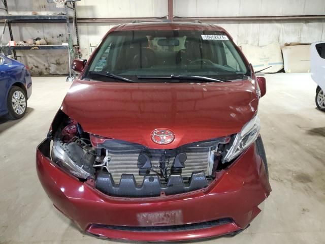 2015 Toyota Sienna XLE