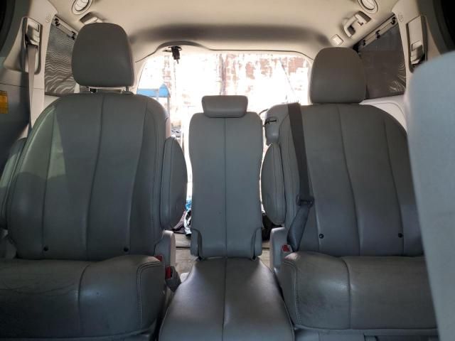 2014 Toyota Sienna XLE