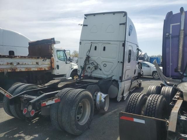 2022 Freightliner Cascadia 126