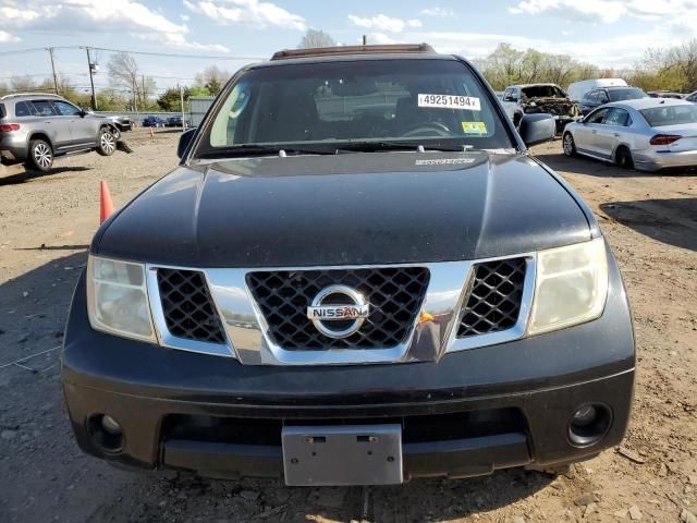 2005 Nissan Pathfinder LE