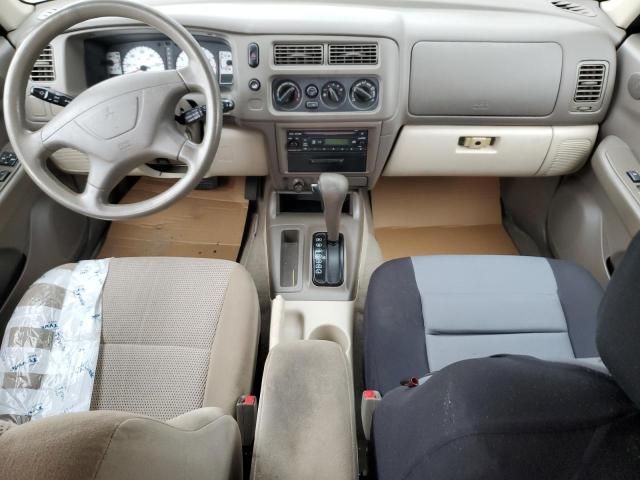 2003 Mitsubishi Montero Sport ES