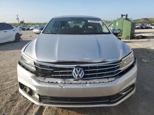 2016 Volkswagen Passat SE