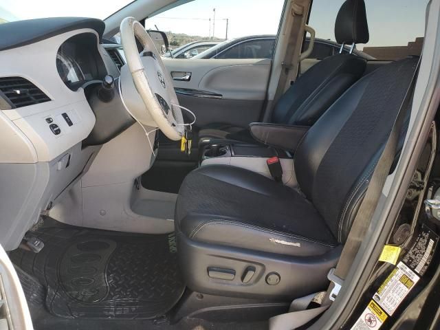 2011 Toyota Sienna Sport