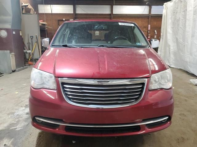 2014 Chrysler Town & Country Touring L