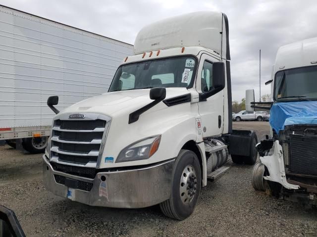 2019 Freightliner Cascadia 126