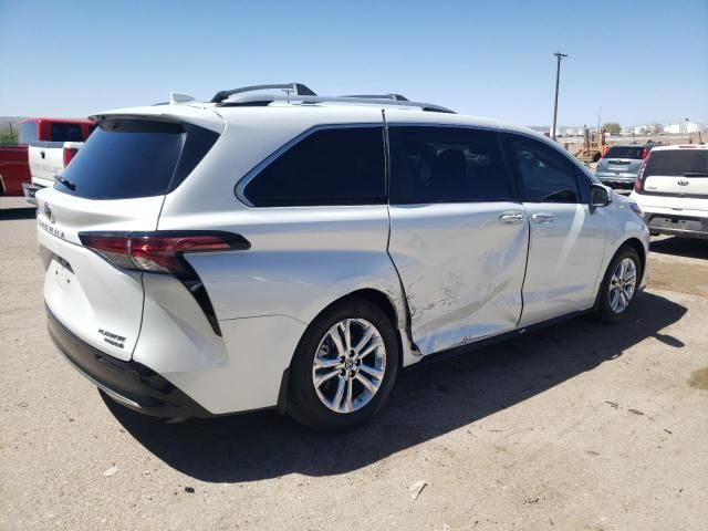 2022 Toyota Sienna Limited