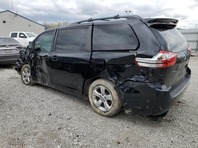 2016 Toyota Sienna LE